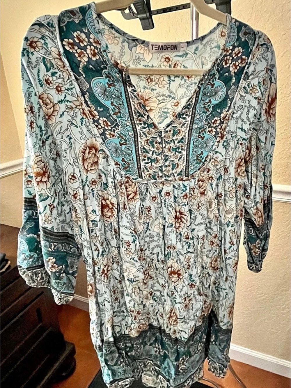 TEMOFON Floral Tunic Blue & White Size Large Like New